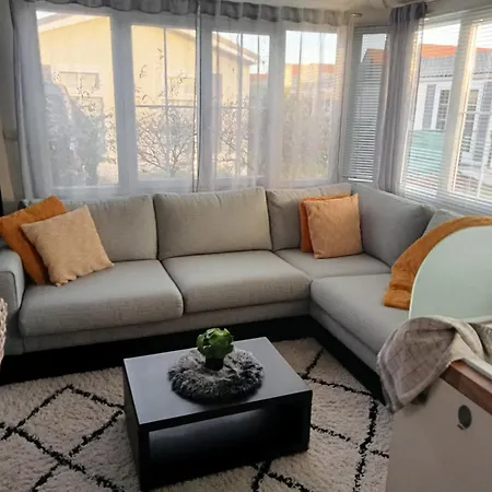 Superdeluxe Stacaravan Met Eigen Tuin En Parkeerplaats Nr 20 אתר קמפינג ברדנה