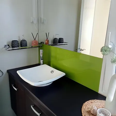 Superdeluxe Stacaravan Met Eigen Tuin En Parkeerplaats Nr 20 Бреден